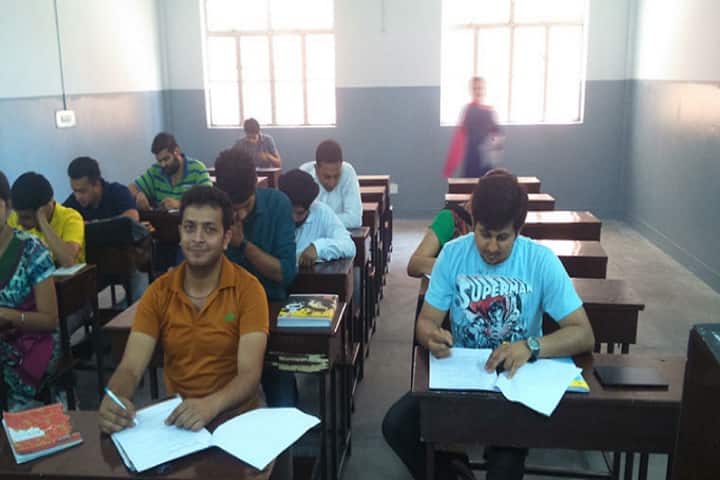 Dogra Law College campus in Jammu, Jammu and Kashmir, India — photo 2
