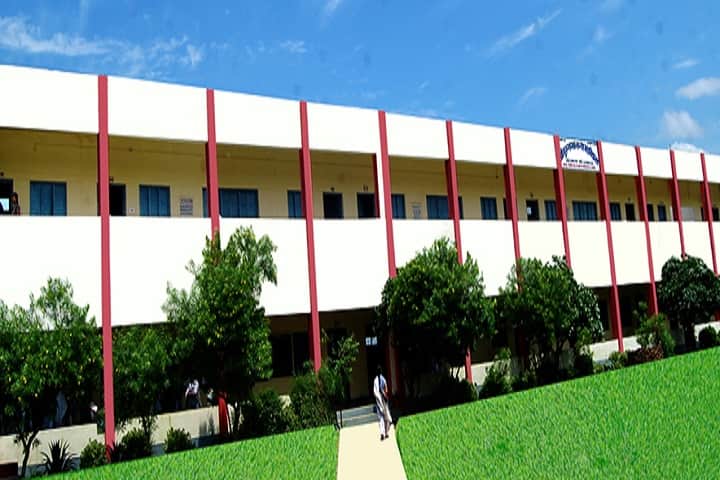 Shri Guru Nanak Kanya Mahavidyalaya campus in Kheri, Uttar Pradesh, India — photo 2