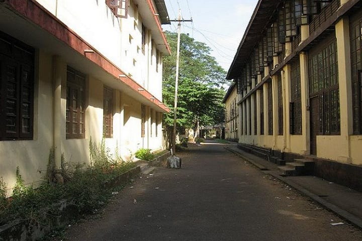 Maharaja's College campus in Ernakulam, Kerala, India — photo 3