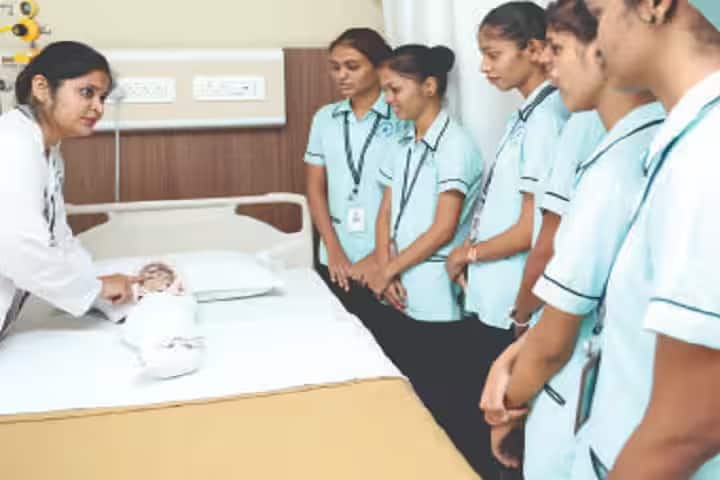 SHT's Institute of Nursing Education and Paramedical Science campus in Thane, Maharashtra, India — photo 3