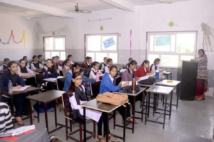Lzebra Girls College campus in Kota, Rajasthan, India — photo 1