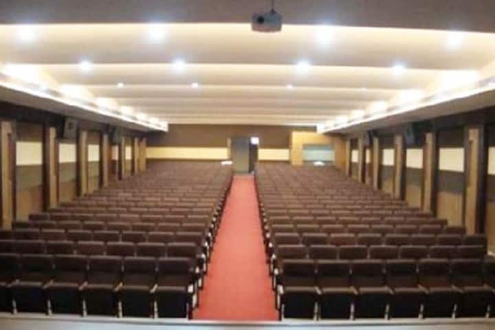 DM Harish School of Law campus in Mumbai, Maharashtra, India — photo 1
