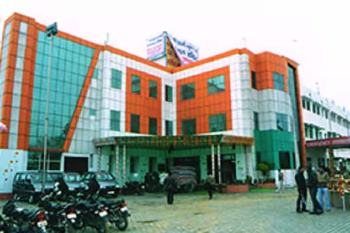 Shri Swami Bhumanand College of Nursing campus in Jwalapur, Uttarakhand, India — photo 1