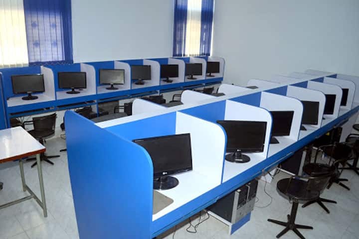 Dixit College of Law campus in Rampur, Uttar Pradesh, India — photo 4