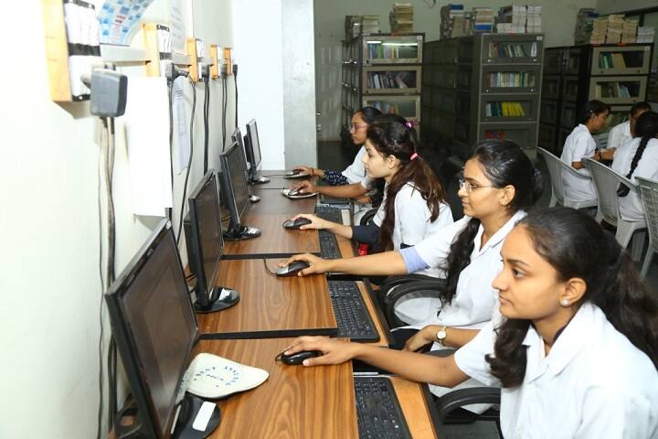 APMC College of Pharmaceutical Education and Research campus in Himmatnagar, Gujarat, India — photo 6