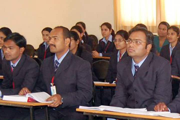Shrimant Jayshreemaladevi Naik Nimbalkar Institute of Management Studies campus in Phaltan, Maharashtra, India — photo 6