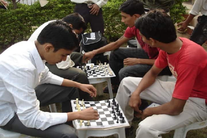 Annasaheb Ramesh Ajmera College of Pharmacy campus in Dhule, Maharashtra, India — photo 4
