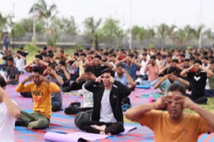 Pt Dr Shiv Shakti Lal Sharma Ayurved Medical College campus in Ratlam, Madhya Pradesh, India — photo 6