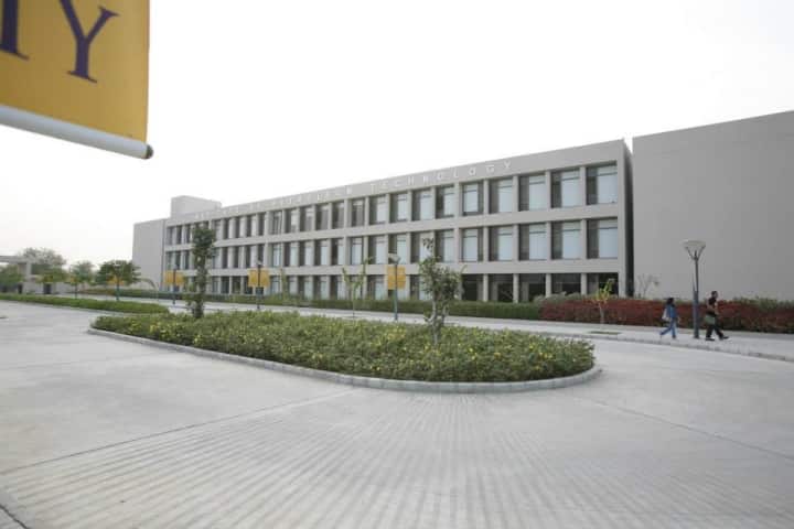 Pandit Deendayal Energy University (PDEU) campus in Gandhinagar, Gujarat, India — photo 2