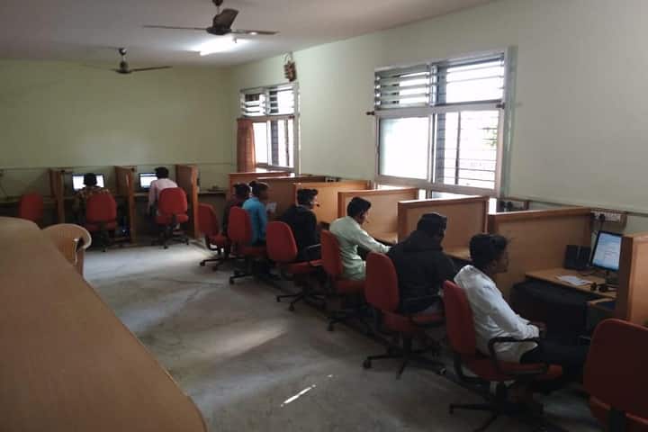 Smt Kantaben Kirtilal Shah Arts and Smt Lilavatiben Bapulal Gunjariya Commerce College campus in Kankrej, Gujarat, India — photo 5