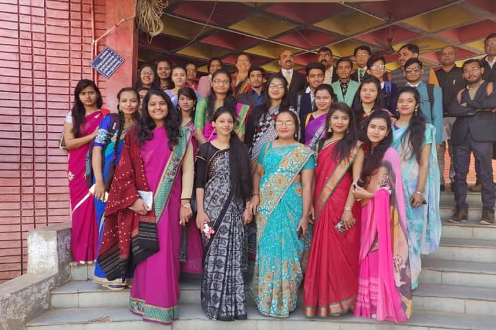 Shri SS Mehta Arts and MM Patel Commerce College campus in Himmatnagar, Gujarat, India — photo 3