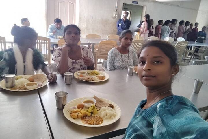 Mohanlal and Vijayaben Arts and Commerce College campus in Halol, Gujarat, India — photo 6