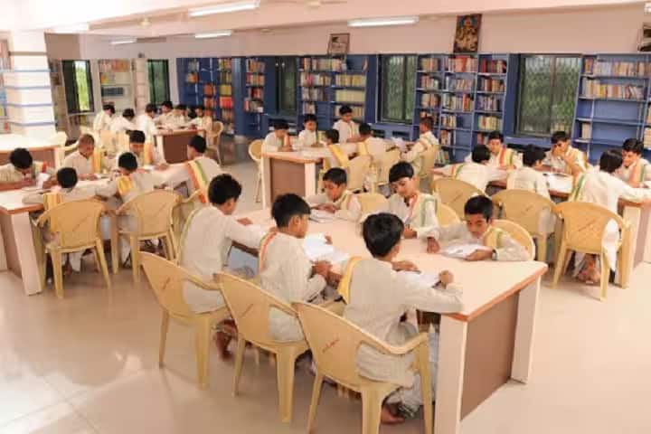 Darshanam Sanskrit Mahavidyalaya campus in Ahmedabad, Gujarat, India — photo 3