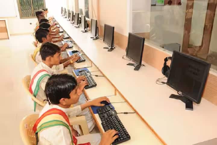 Darshanam Sanskrit Mahavidyalaya campus in Ahmedabad, Gujarat, India — photo 4