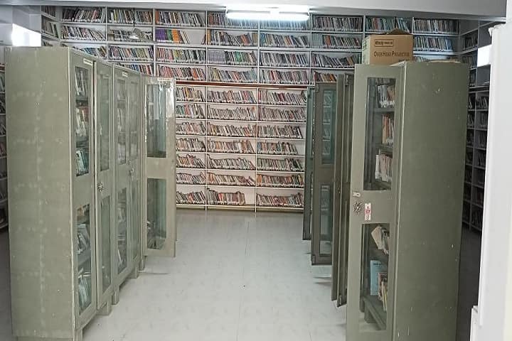 Smt SH and CR Gardi Arts and Commerce College campus in Dhrol, Gujarat, India — photo 2