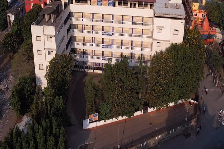 Shree Saraswati Mahavidyalaya campus in Surat, Gujarat, India — photo 1