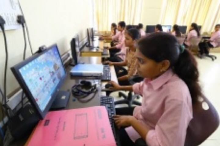 Dayanand College of Pharmacy campus in Latur, Maharashtra, India — photo 4