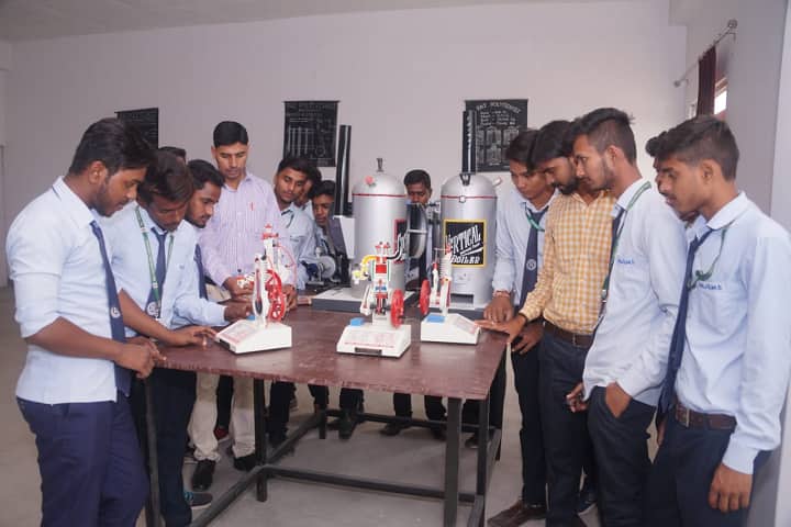 Raj Polytechnic campus in Varanasi, Uttar Pradesh, India — photo 3