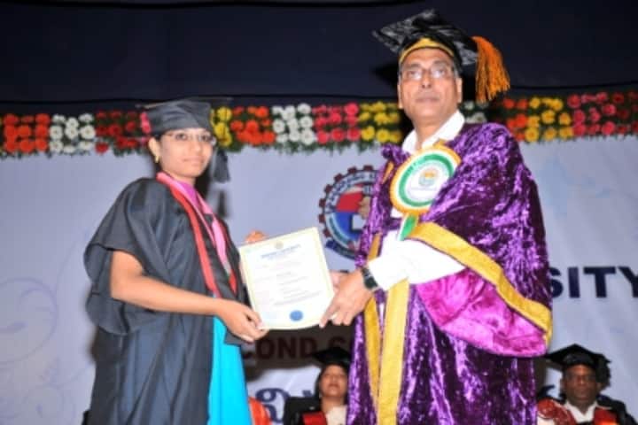 Krishna University campus in Machilipatnam, Andhra Pradesh, India — photo 4