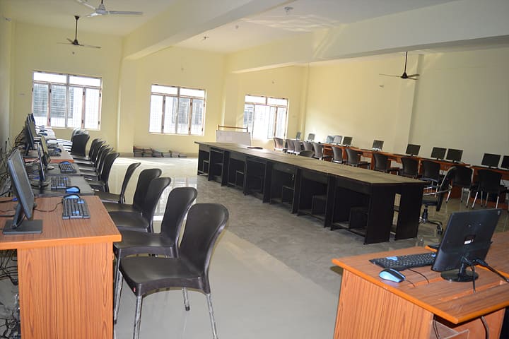 Radha Vallabh Institute of Technology campus in Jaunpur, Uttar Pradesh, India — photo 2