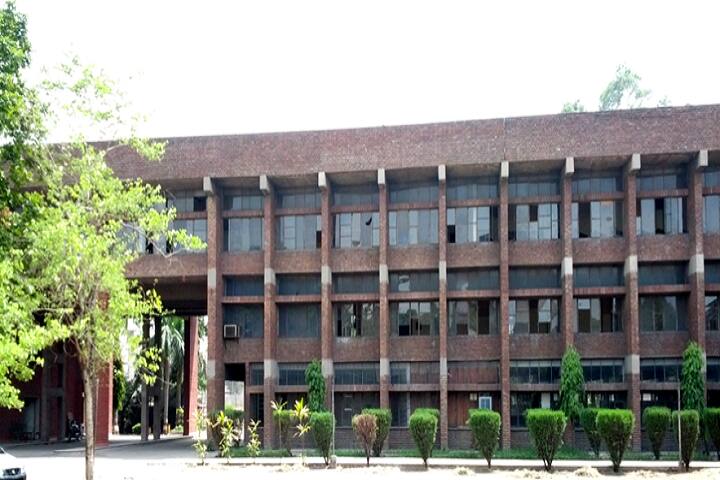 R and D Centre For Bicycle and Sewing Machine campus in Ludhiana, Punjab, India — photo 2