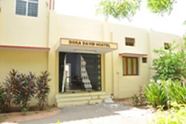 Sarah Tucker College campus in Tirunelveli, Tamil Nadu, India — photo 2