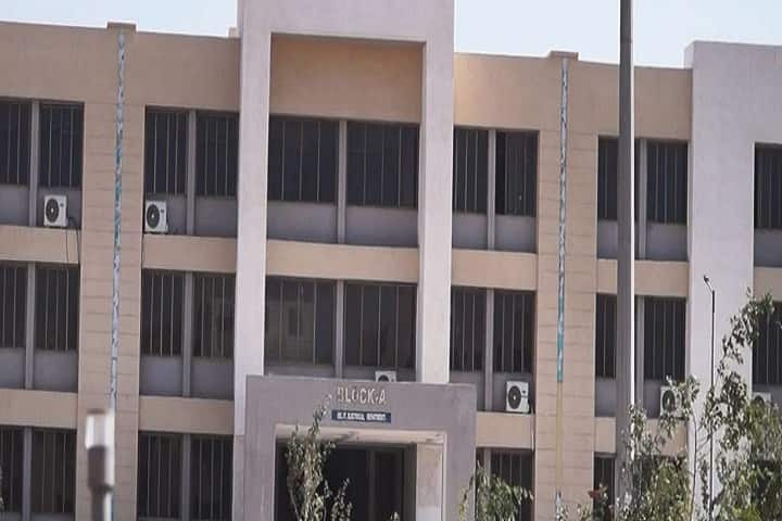 Lukhdhirji Engineering College Diploma campus in Morbi, Gujarat, India — photo 1