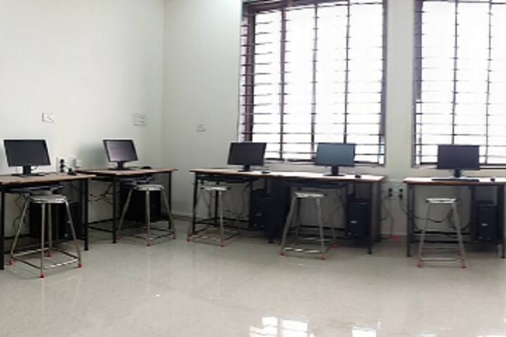 Lukhdhirji Engineering College Diploma campus in Morbi, Gujarat, India — photo 4