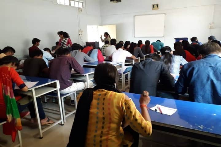 Shri Sai Baba Aadarsh Mahavidyalaya campus in Ambikapur, Chhattisgarh, India — photo 2