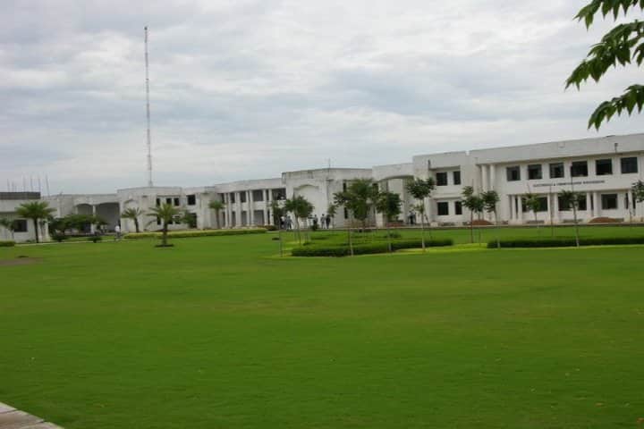 SSN College of Engineering campus in Kelambakkam, Tamil Nadu, India — photo 4