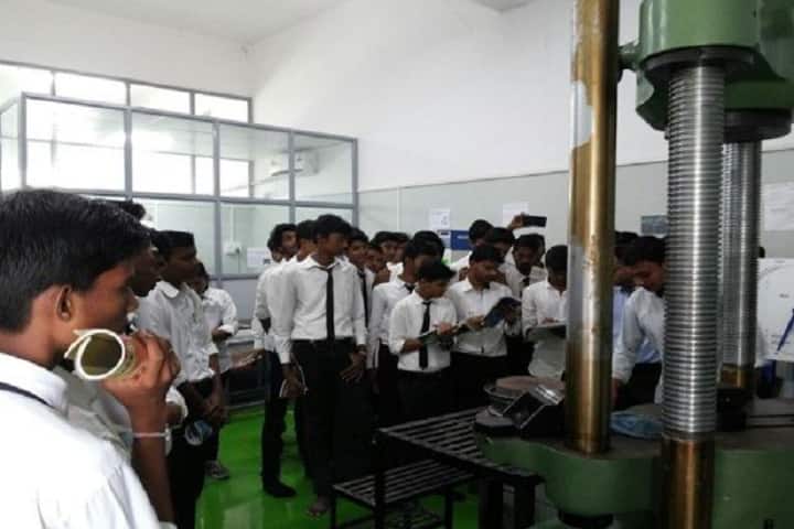 Padmashri Dr Vitthalrao Vikhe Patil Institute of Technology and Engineering Polytechnic campus in Ahmednagar, Maharashtra, India — photo 3