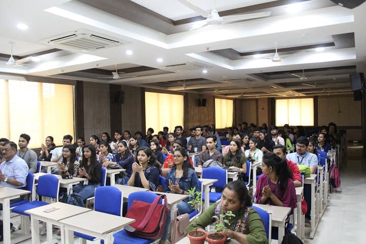 Thakur Ramnarayan College of Arts and Commerce campus in Mumbai, Maharashtra, India — photo 3