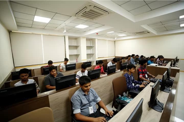 Thakur Ramnarayan College of Arts and Commerce campus in Mumbai, Maharashtra, India — photo 6