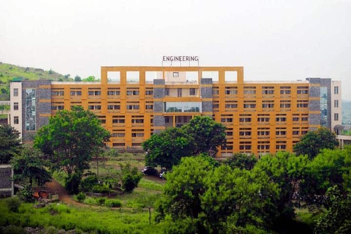SVIT Nashik campus in Chincholi, Maharashtra, India — photo 1