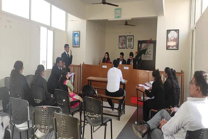 AB Parikh Law College campus in Kadi, Gujarat, India — photo 2