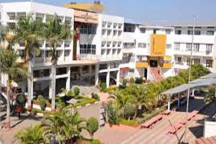 Yashavantrao Chavan Institute of Science campus in Satara, Maharashtra, India — photo 2