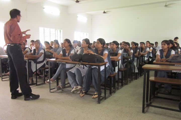 Govindram Seksaria College of Commerce and Economics campus in Nagpur, Maharashtra, India — photo 2