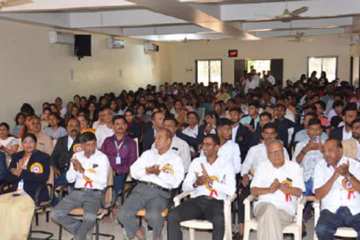 Pemraj Sarda College campus in Ahmednagar, Maharashtra, India — photo 3