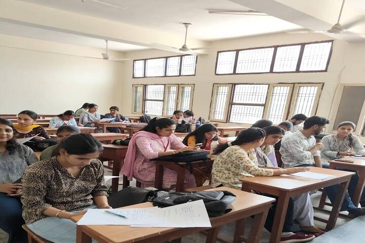Smt Aruna Asaf Ali Government Post Graduate College campus in Kalka, Haryana, India — photo 5