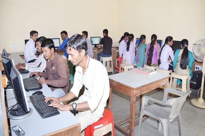 Karmaveer Bhaurao Patil College campus in Walwa, Maharashtra, India — photo 5