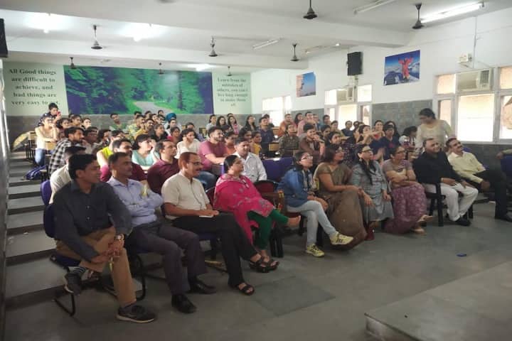 Dayanand Ayurvedic College Hospital and Pharmacy campus in Jalandhar, Punjab, India — photo 2