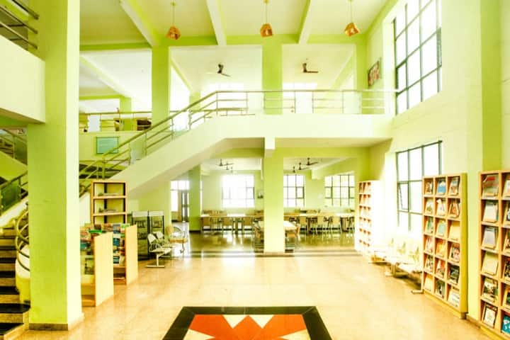 Vishwa Vishwani School of Business campus in Hyderabad, Telangana, India — photo 3