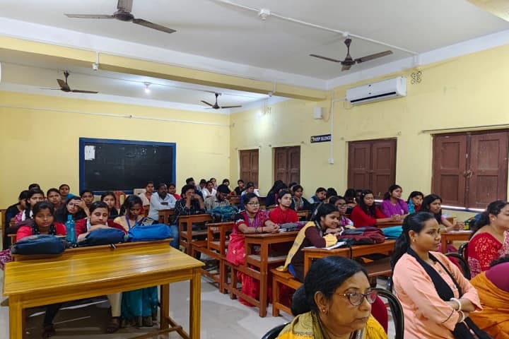 Narajole Raj College campus in Narajole, West Bengal, India — photo 4