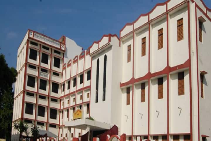 Munshi Raghunandan Prasad Sardar Patel Mahila PG College campus in Barabanki, Uttar Pradesh, India — photo 1