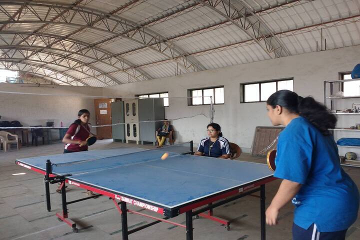 J Watumull Sadhubella Girls College campus in Thane, Maharashtra, India — photo 2