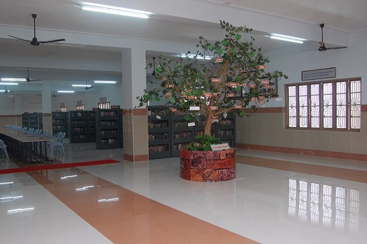 Sri Sarada Mahavidyalayam Arts and Science College campus in Ulundurpet, Tamil Nadu, India — photo 3
