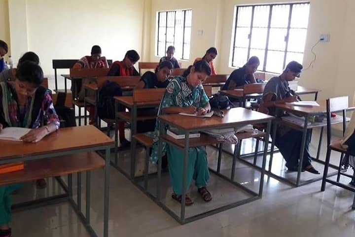 Minimata Government Girls Polytechnic campus in Rajnandgaon, Chhattisgarh, India — photo 3
