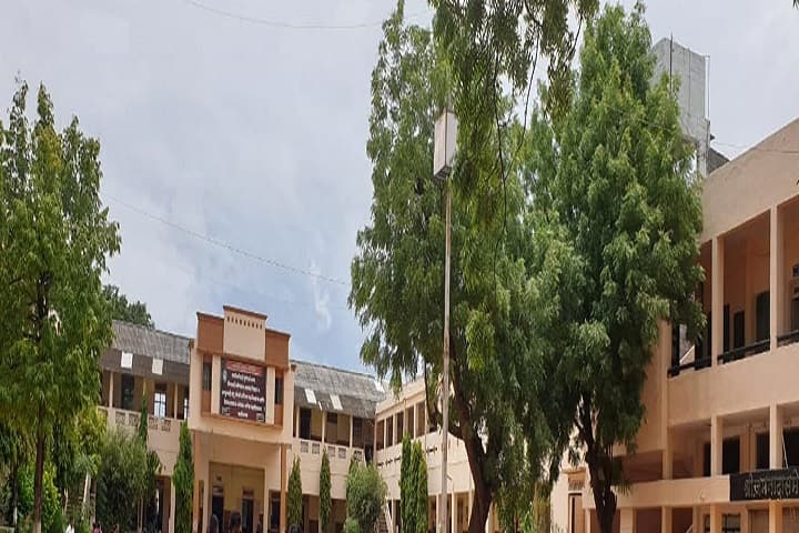 BP Arts SMA Science KKC Commerce College campus in Chalisgaon, Maharashtra, India — photo 1