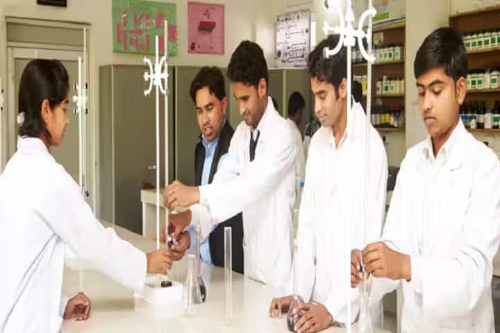 Mother Teresa Institute of Paramedical Science campus in Rampur, Uttar Pradesh, India — photo 2