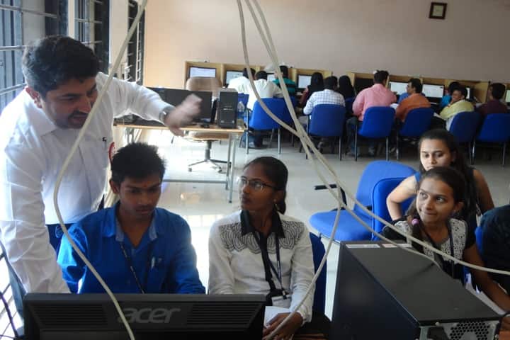 Government Science College campus in Chikhli, Gujarat, India — photo 2